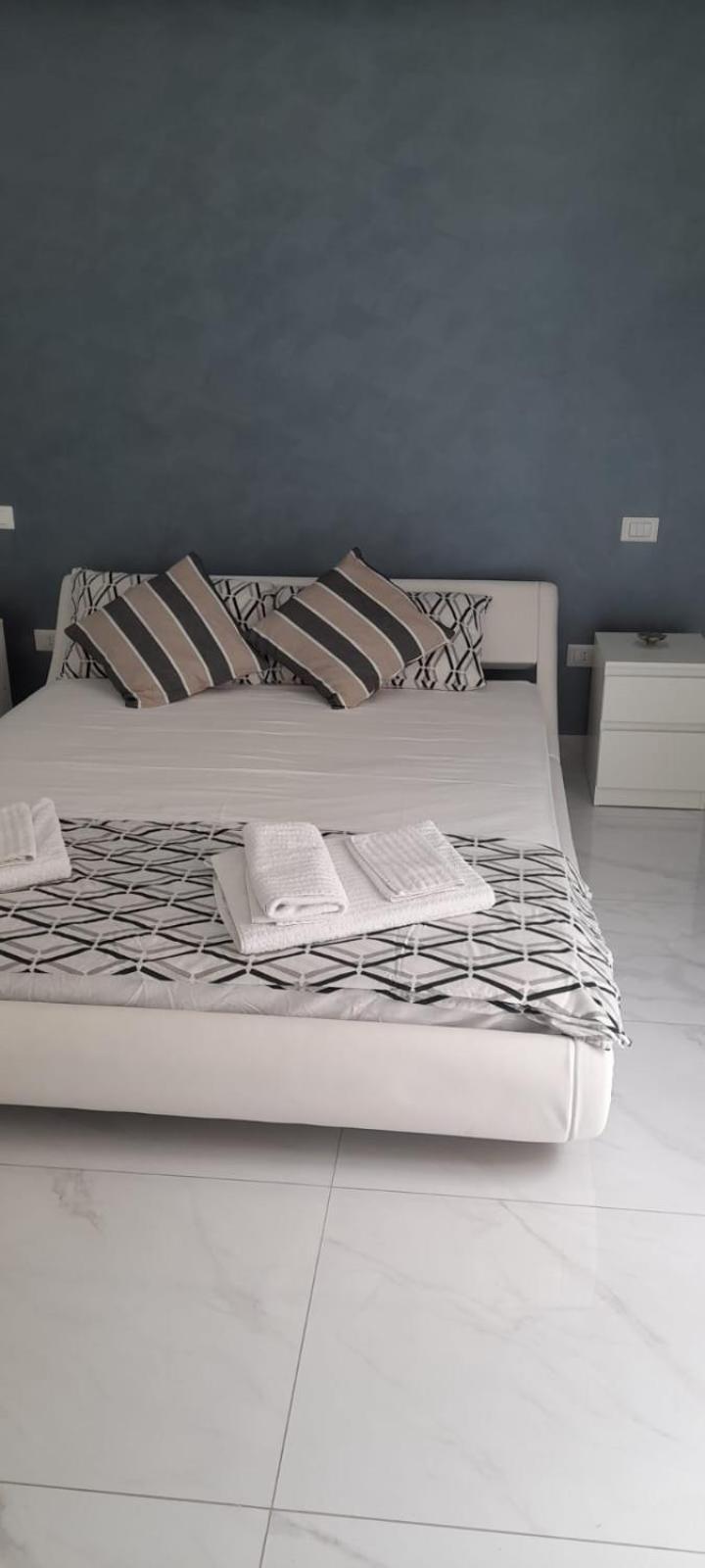 Blu Mare Apartment Avola Bagian luar foto
