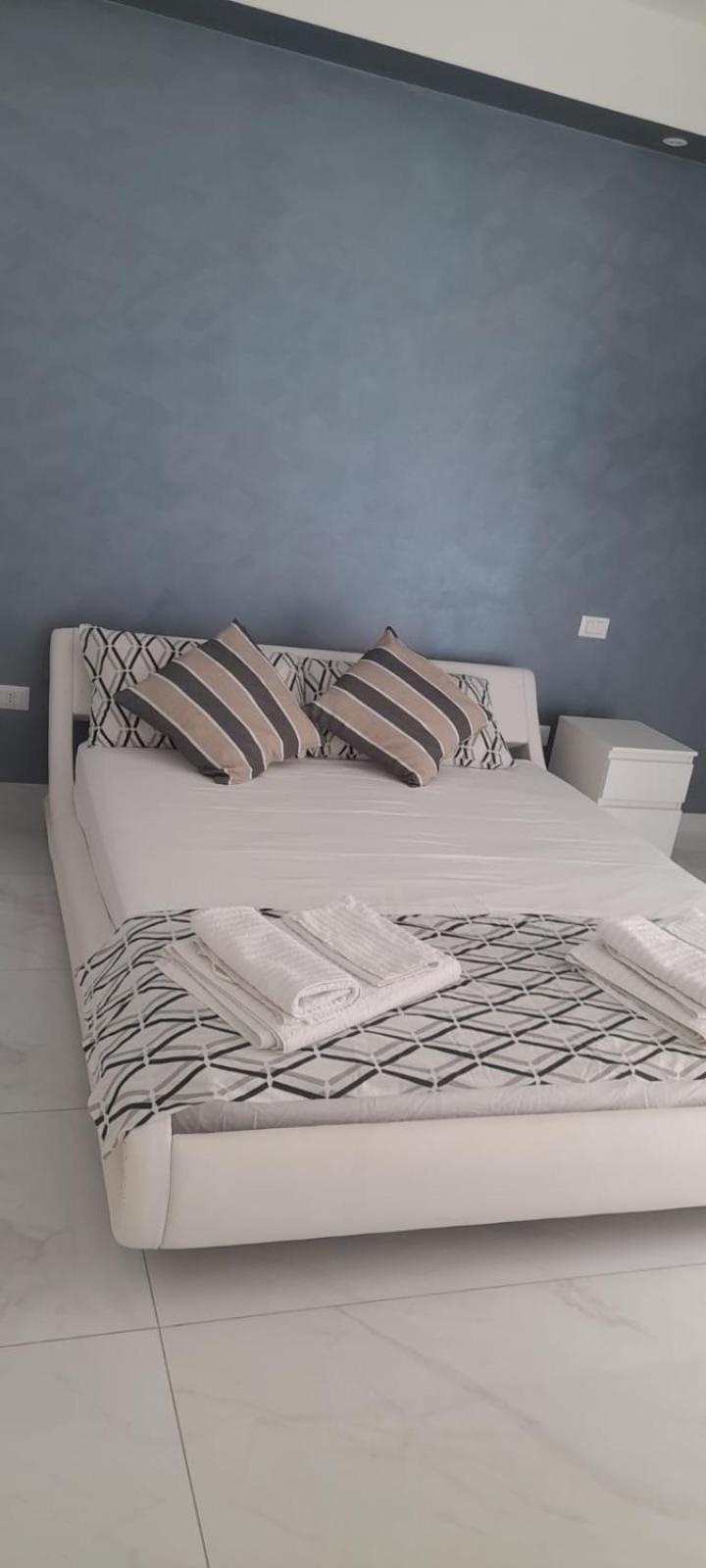 Blu Mare Apartment Avola Bagian luar foto